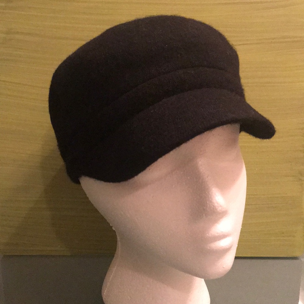 Black wool cap